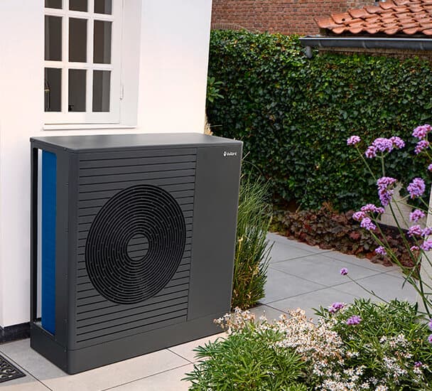 Pompa de caldura aer-apa aroTHERM pro montata sub fereastra