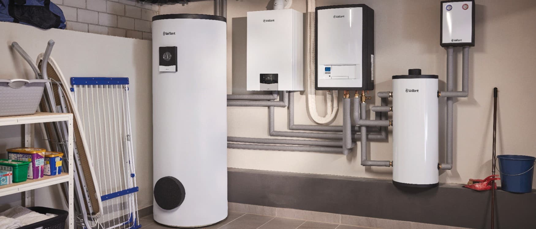 Un sistem hibrid Vaillant cu incalzire pe gaz și acumulator termic