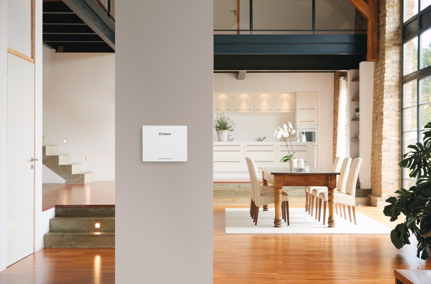 Controler de sistem Vaillant montat pe peretele sufrageriei